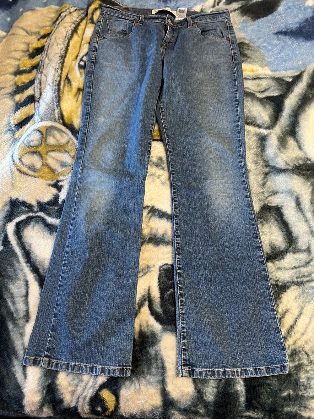 Levi's 515 Women's Medium Blue Flared Jeans